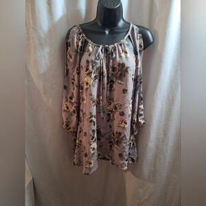 Cure small floral blouse